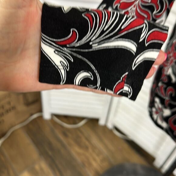 Chico's Touch of Cool™ Swirl Layering Tee Size 1 (8) NWOT - Picture 7 of 15